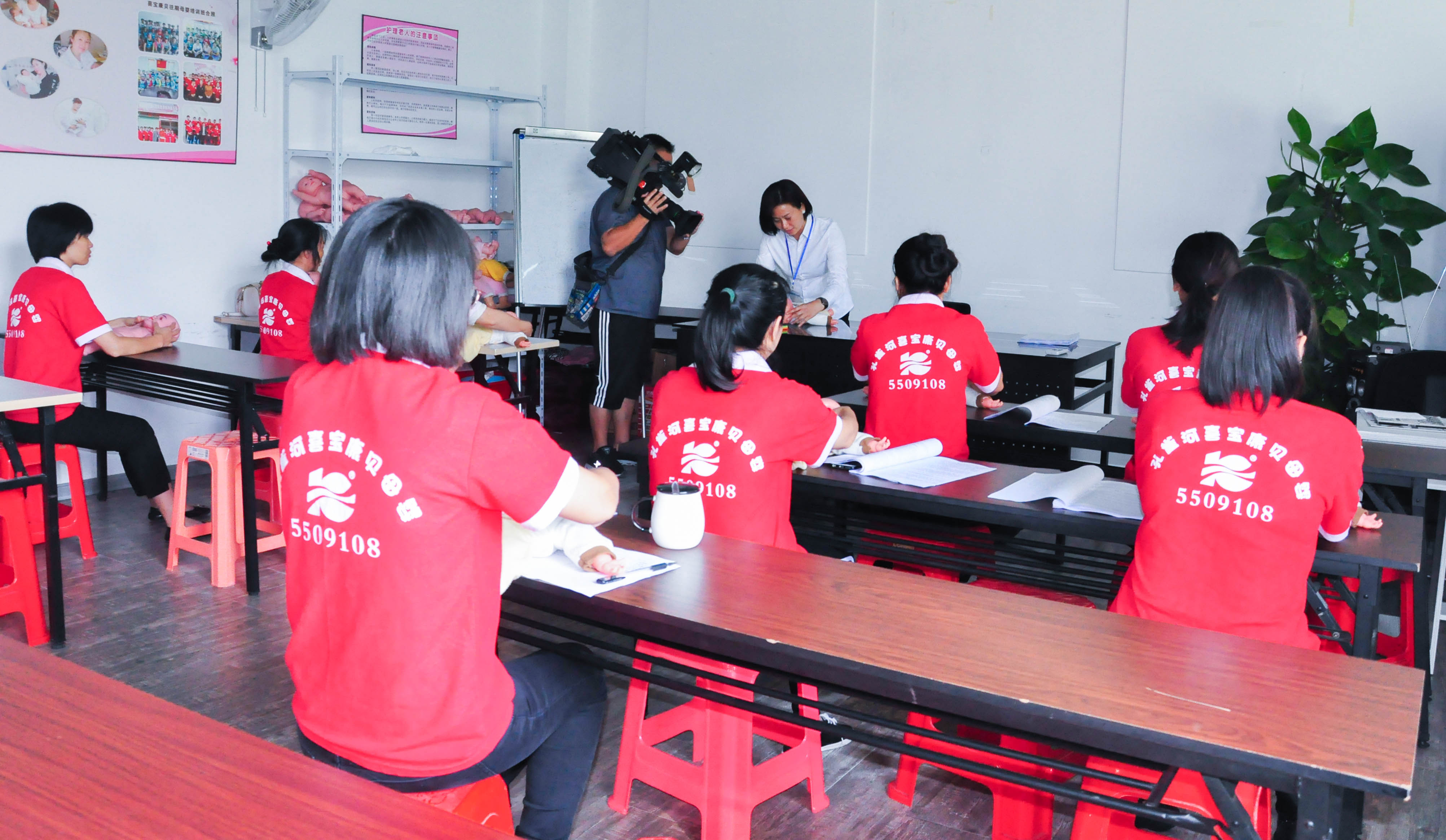 『孔雀河』董事長(zhǎng)接受廈視特區(qū)新聞廣場(chǎng)專訪